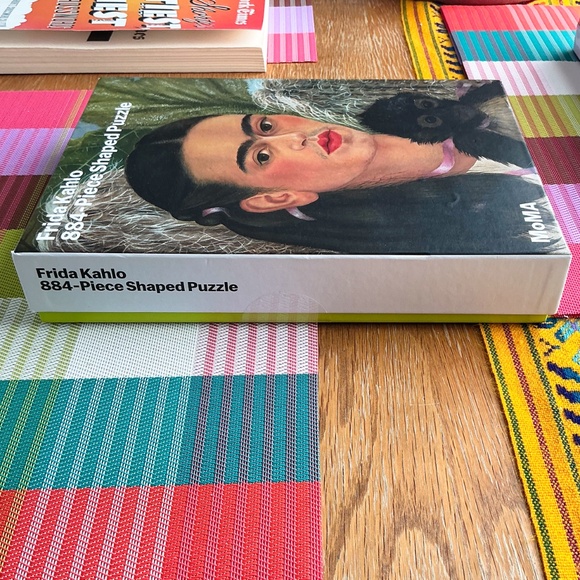 Frida Kahlo Jigsaw Puzzle "Fulang-Chang and I" Painting 884 Pieces - Picture 4 of 9